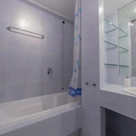 Ada C208